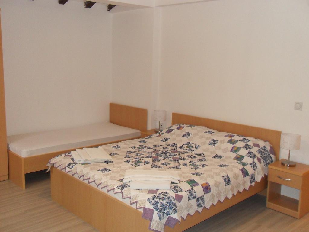 Apartments Ristak โอครีด ภายนอก รูปภาพ