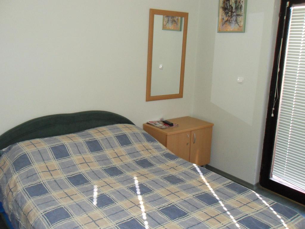 Apartments Ristak โอครีด ภายนอก รูปภาพ