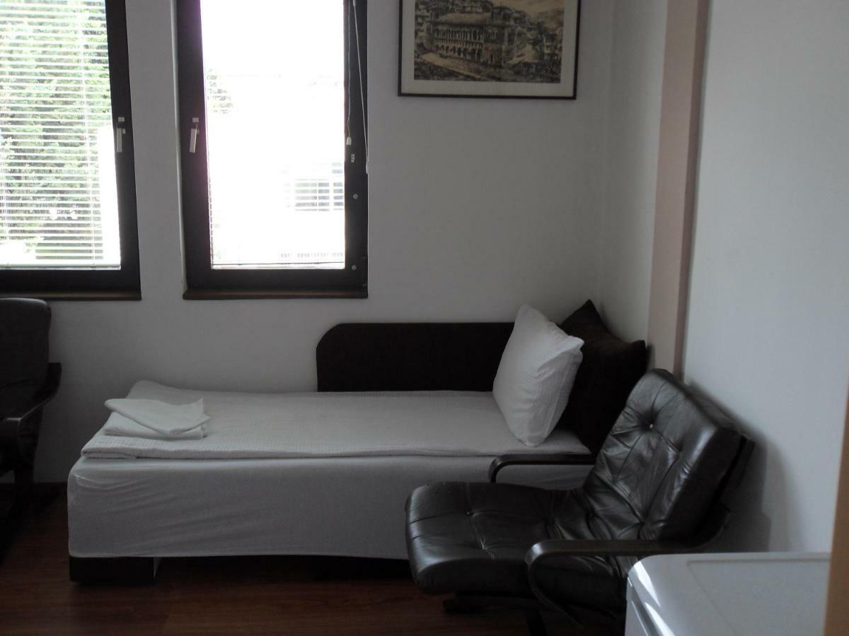 Apartments Ristak โอครีด ภายนอก รูปภาพ