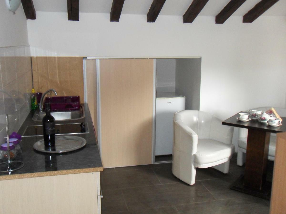 Apartments Ristak โอครีด ภายนอก รูปภาพ
