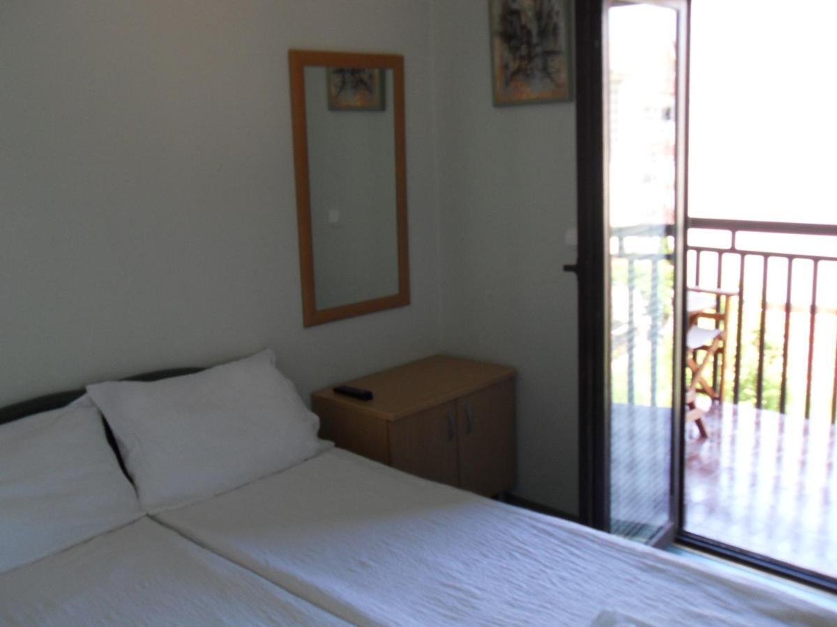 Apartments Ristak โอครีด ภายนอก รูปภาพ